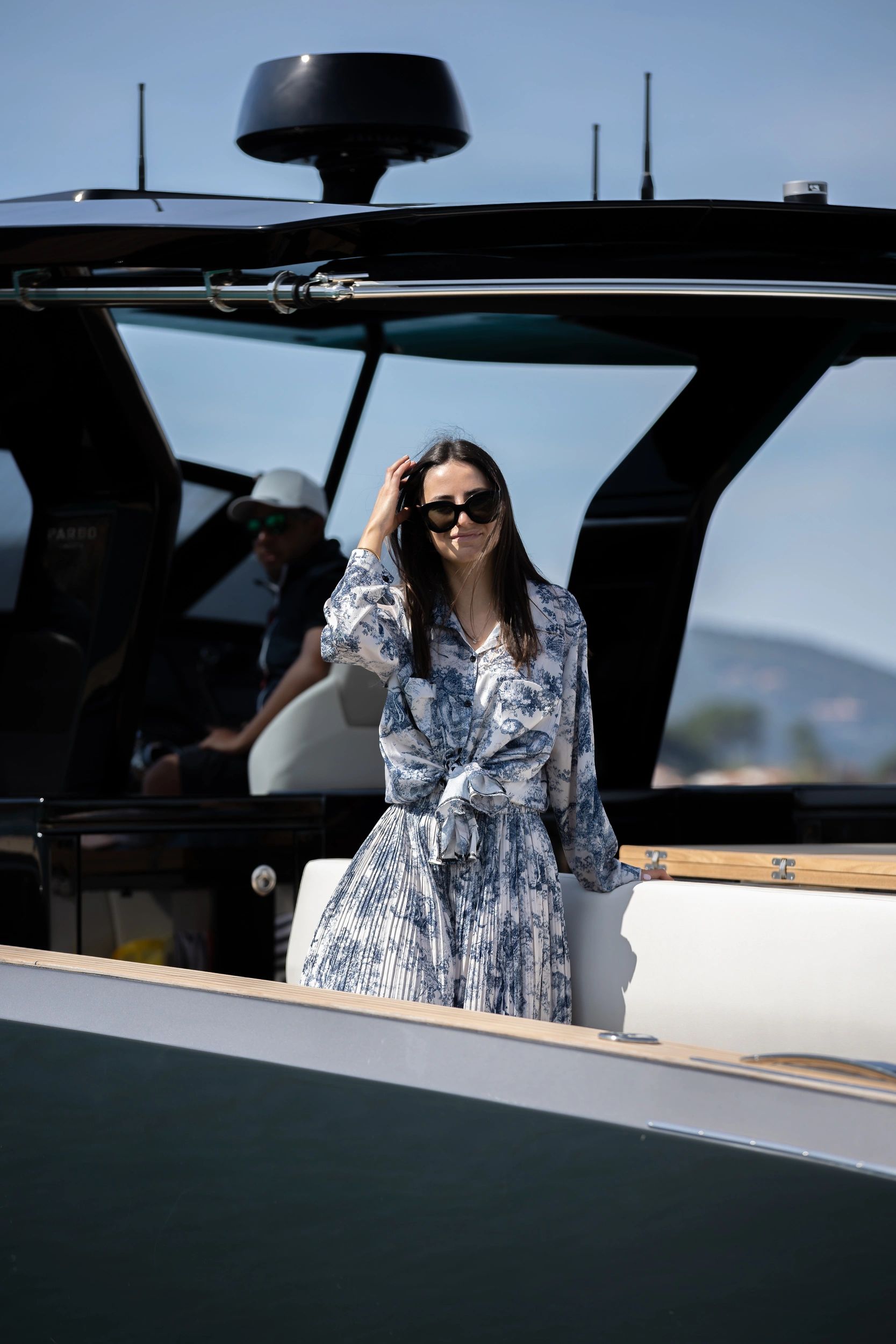 Invitée profitant d’une expérience Pardo Yachts en Méditerranée à bord d’un yacht de luxe