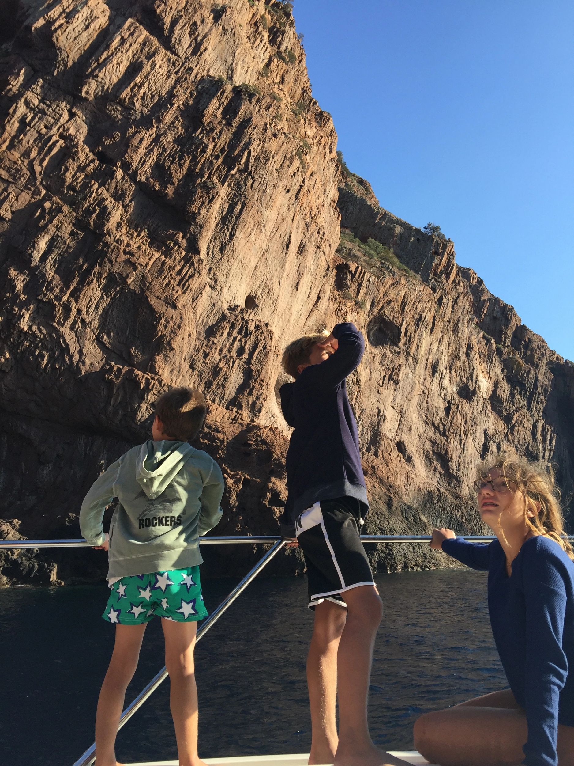 Découverte des falaises de Scandola et Girolata en Corse depuis la mer